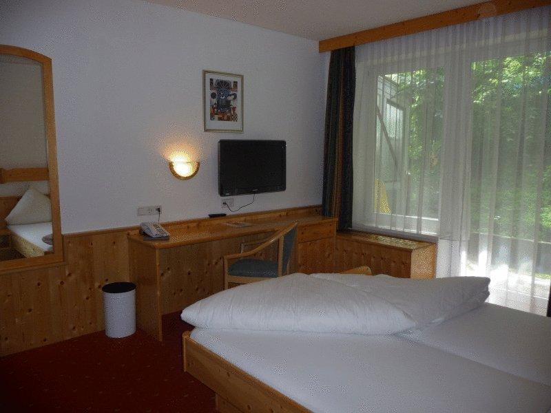 Hotel Bierwirt Innsbruck Room photo